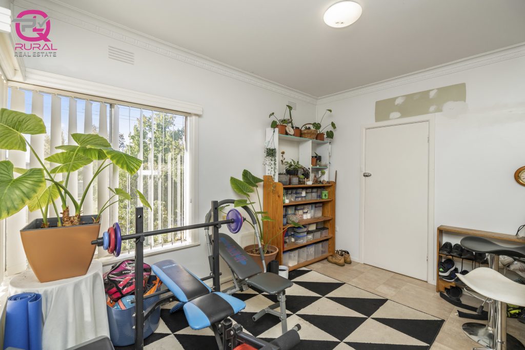9 Roberts Street, Narrandera NSW 2700 - photo 10