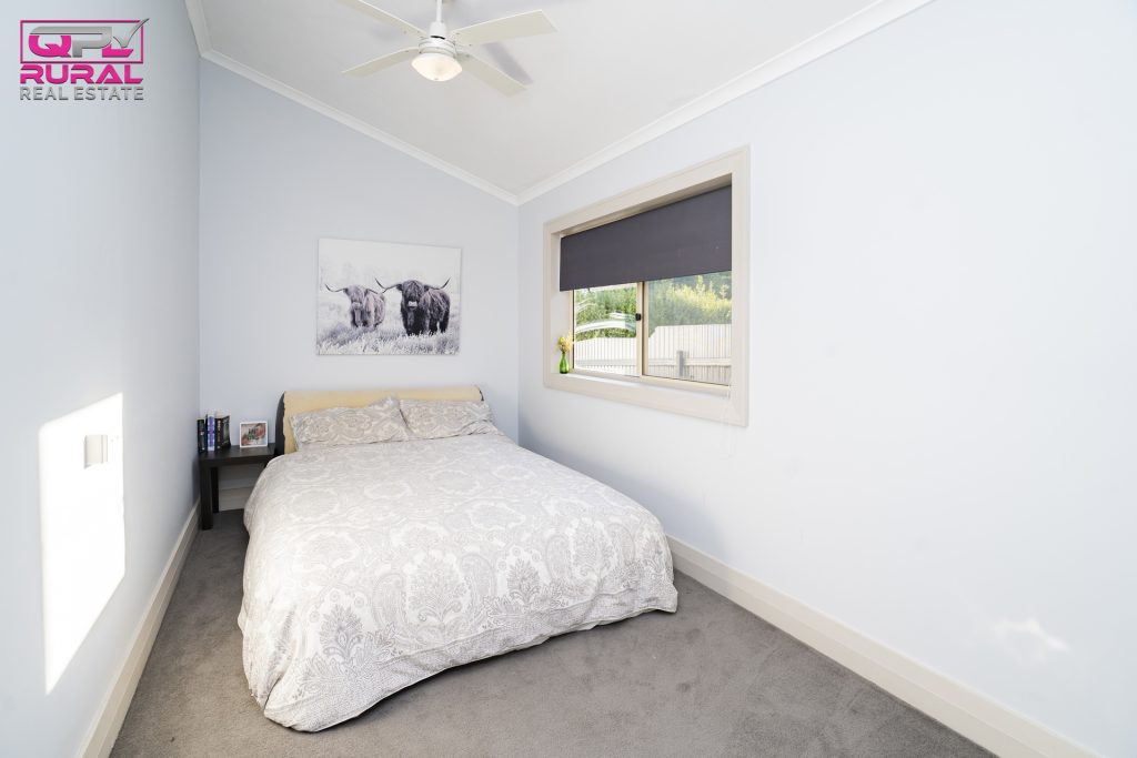 33 Elwin Street, Narrandera NSW 2700 - photo 11