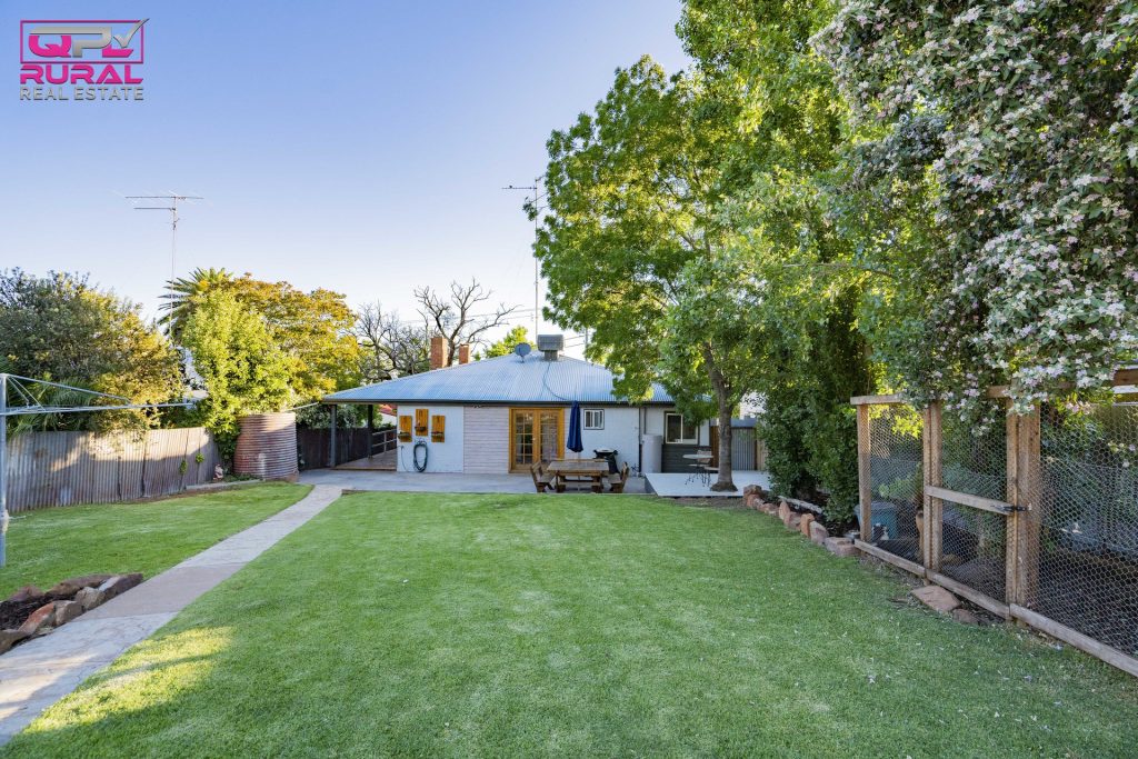 33 Elwin Street, Narrandera NSW 2700 - photo 16