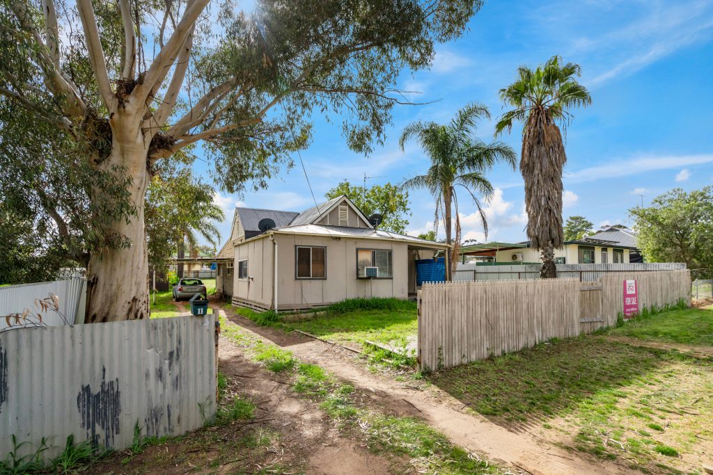 11 Ashton Street, Narrandera NSW 2700 - McGrath Riverina