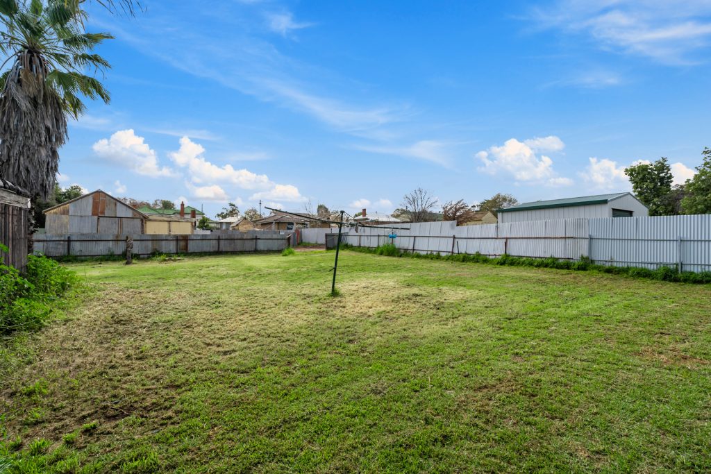 11 Ashton Street, Narrandera NSW 2700 - photo 10