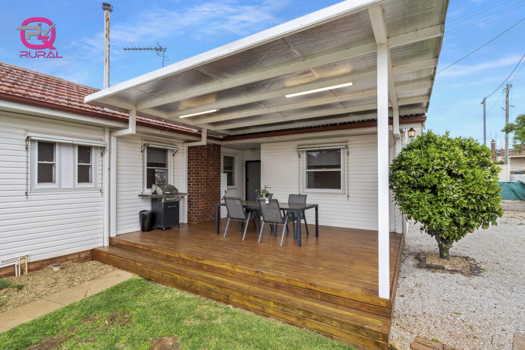 117 Victoria Street, Temora NSW 2666 - photo 2
