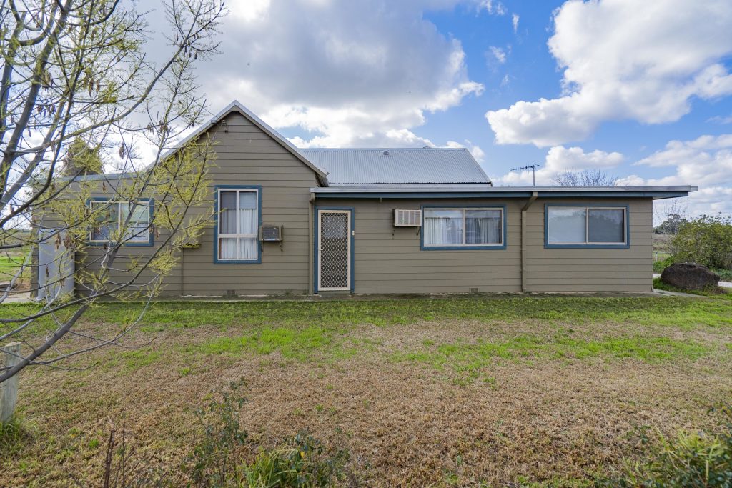 84 Lonnie Road, Leeton NSW 2705 - photo 3