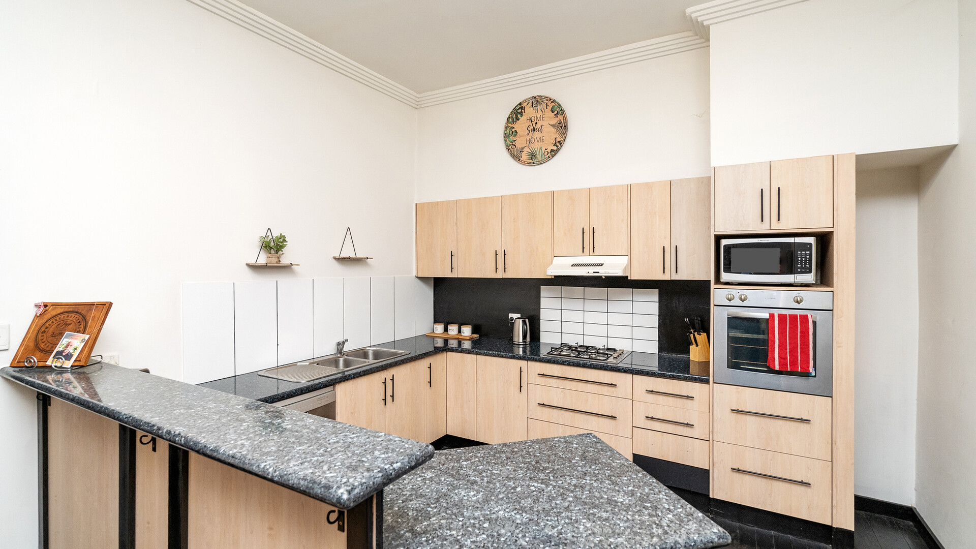 10 Carolan Place, Narrandera NSW 2700 - photo 2