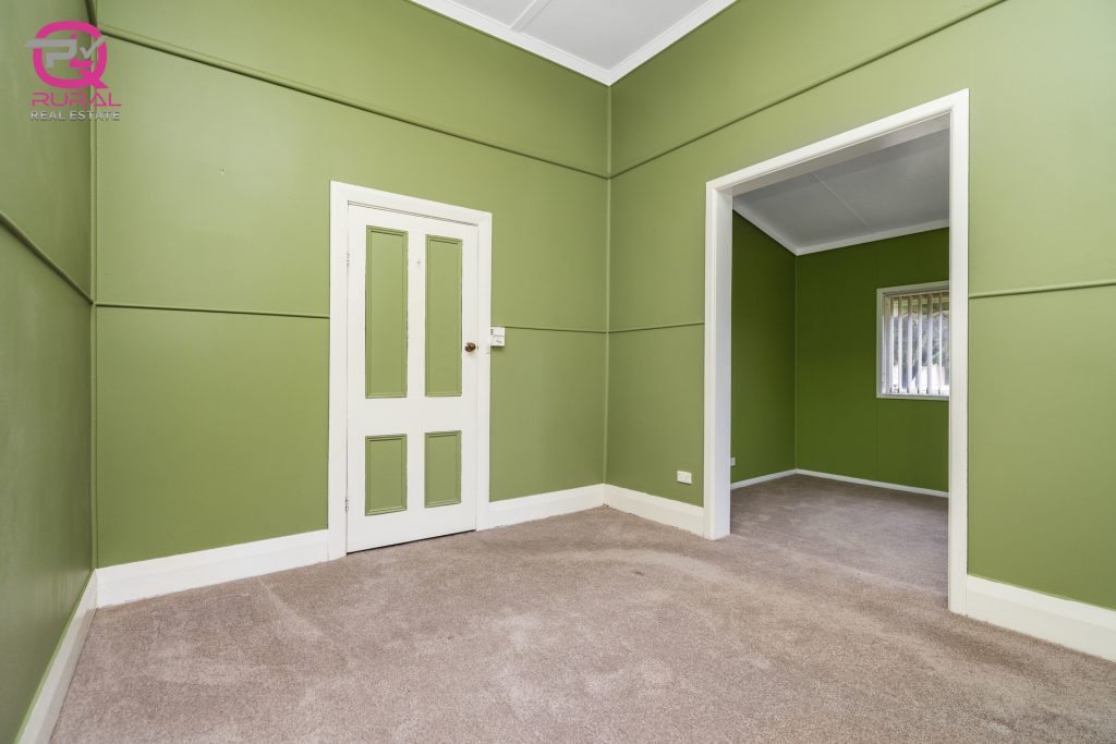 122 Britannia Street, Temora NSW 2666 - photo 12