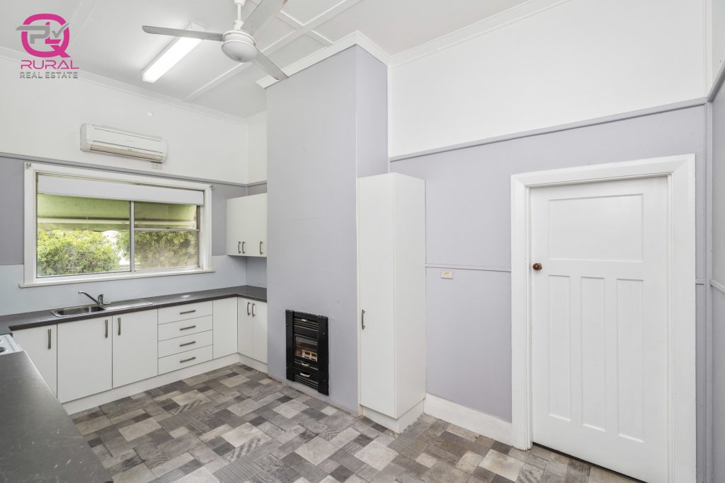 122 Britannia Street, Temora NSW 2666 - photo 13