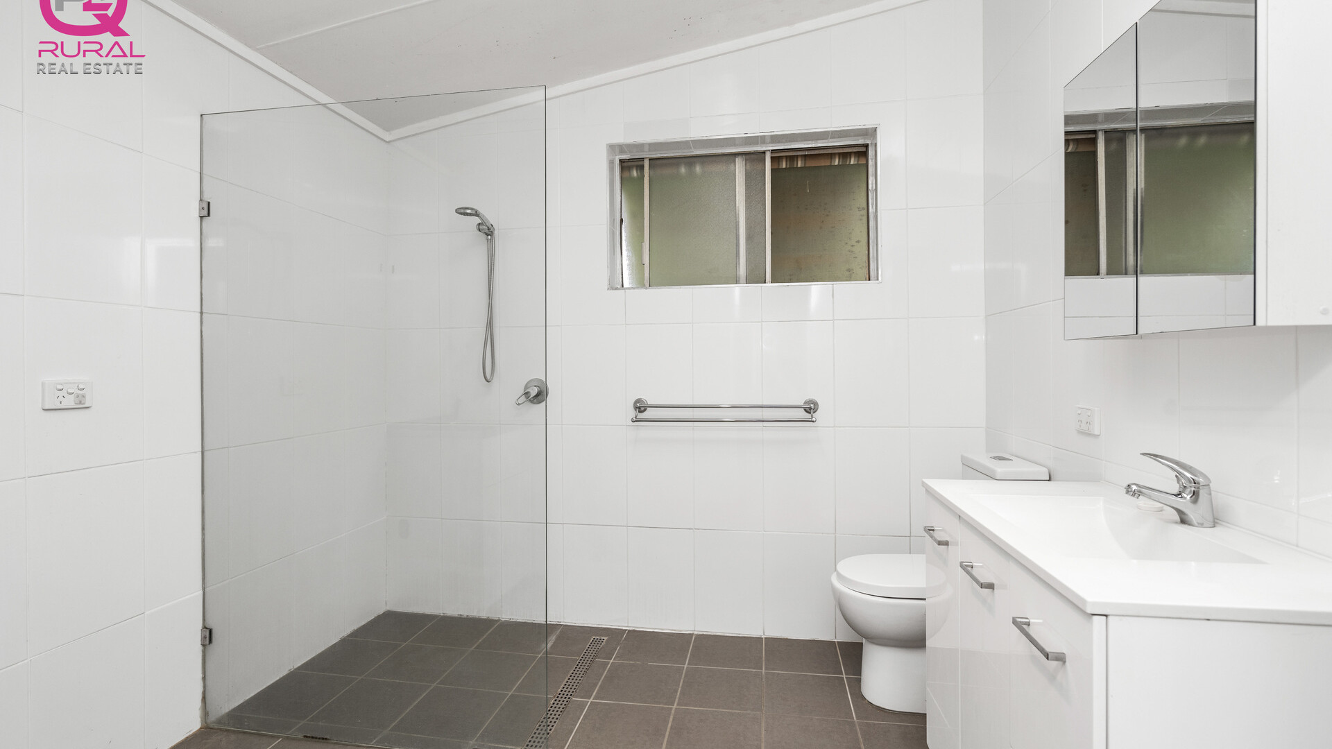 122 Britannia Street, Temora NSW 2666 - photo 4