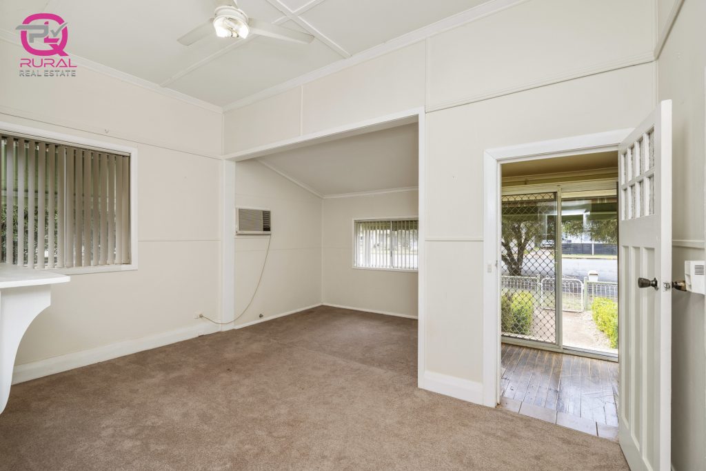 122 Britannia Street, Temora NSW 2666 - photo 7