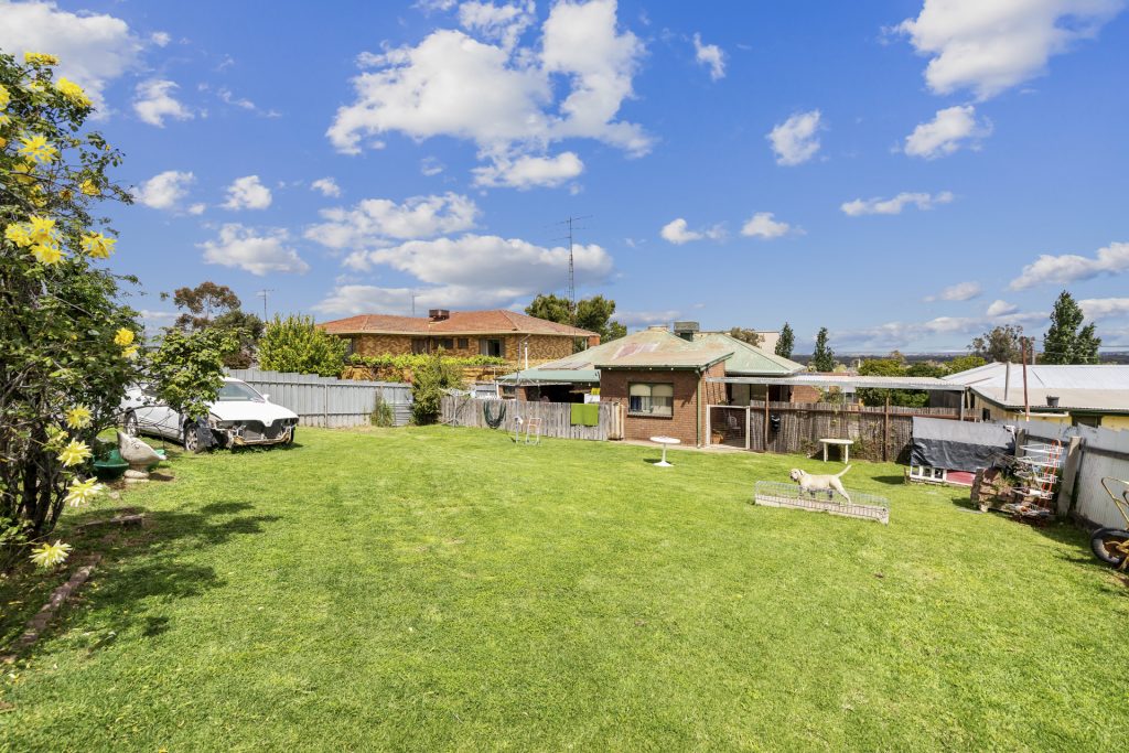 11 Myrtle Street, Narrandera NSW 2700 - photo 13