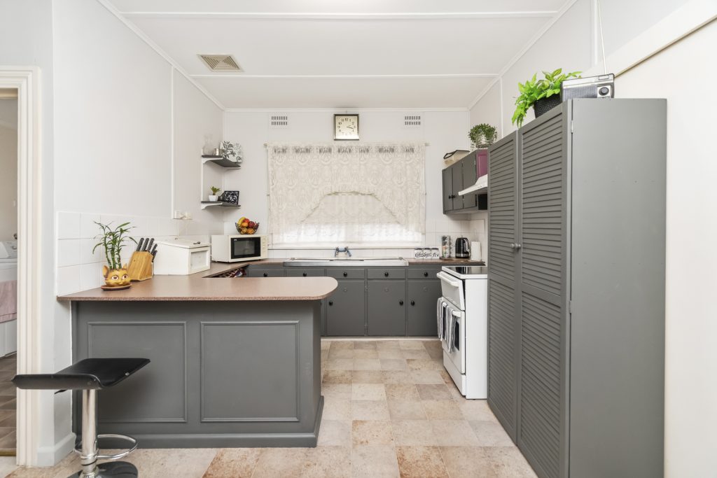 11 Myrtle Street, Narrandera NSW 2700 - photo 6