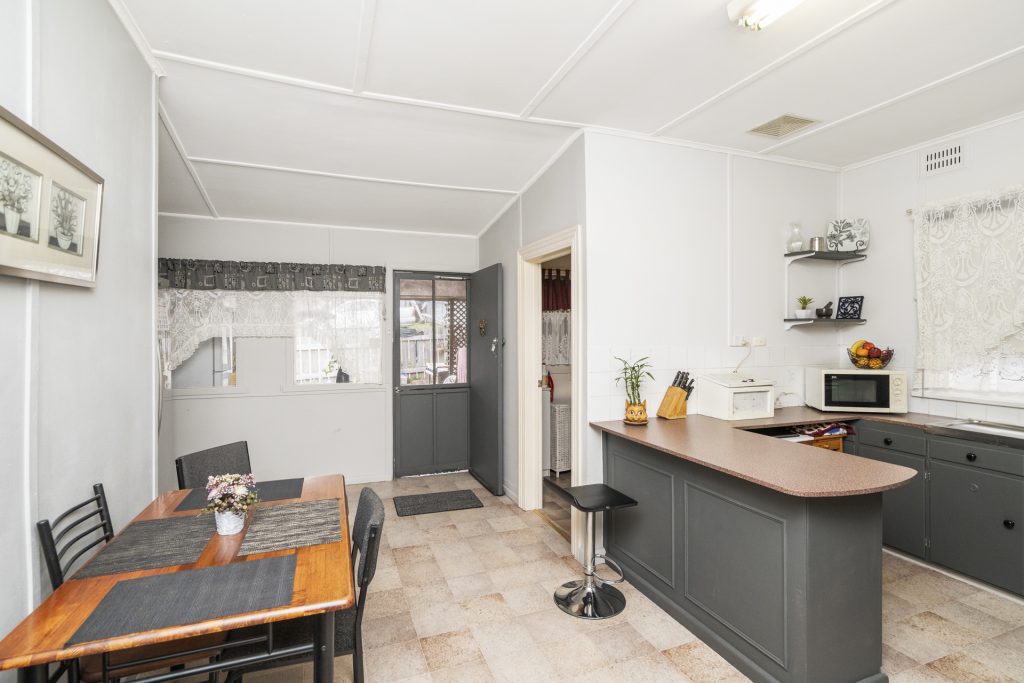 11 Myrtle Street, Narrandera NSW 2700 - photo 7