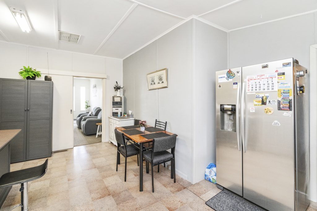 11 Myrtle Street, Narrandera NSW 2700 - photo 8