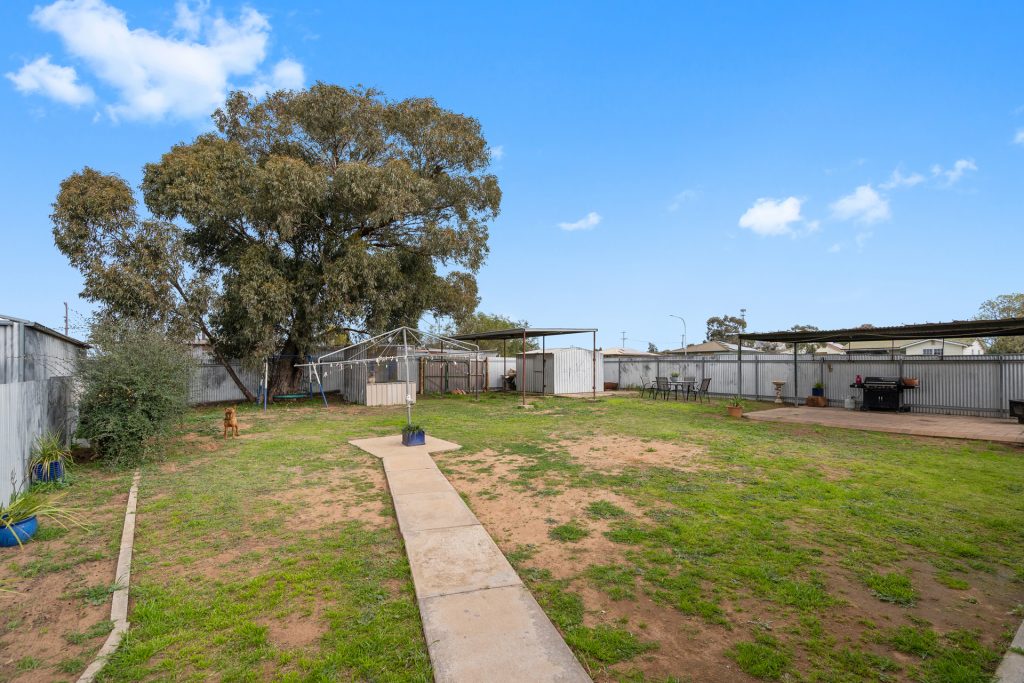 76 Boundary Road, Narrandera NSW 2700 - photo 15