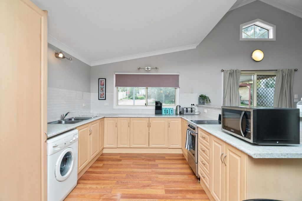 18 Frank Street, Narrandera NSW 2700 - photo 3