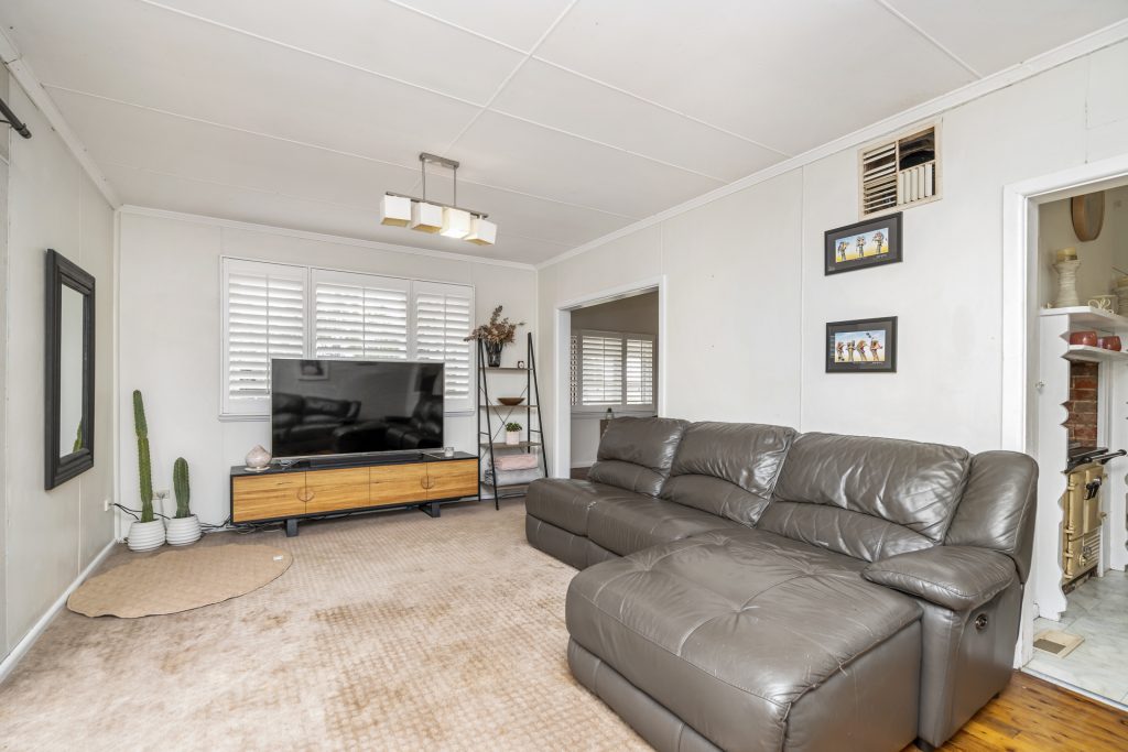 147 Palm Avenue, Leeton NSW 2705 - photo 3