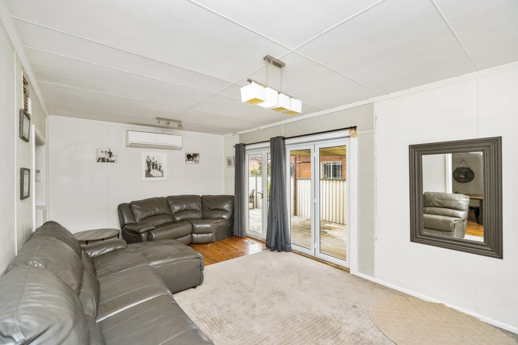 147 Palm Avenue, Leeton NSW 2705 - photo 4