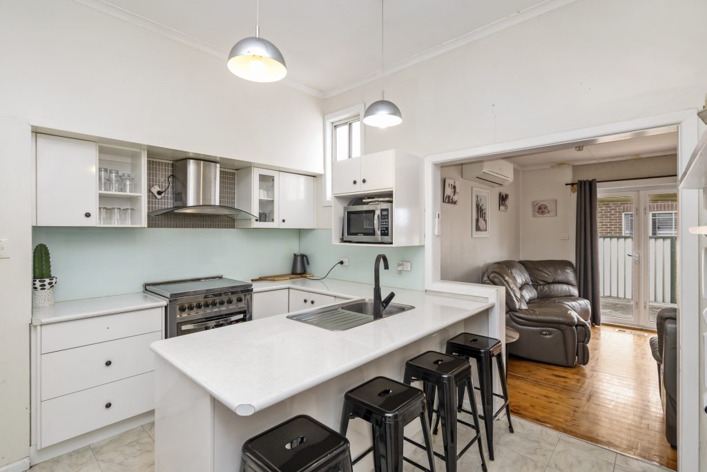 147 Palm Avenue, Leeton NSW 2705 - photo 5