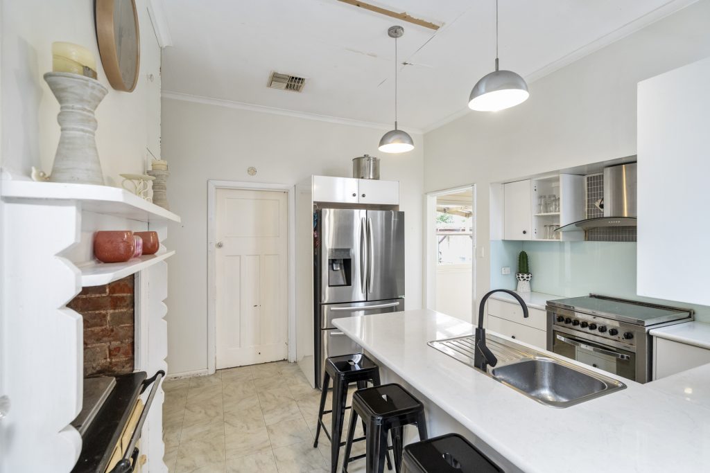 147 Palm Avenue, Leeton NSW 2705 - photo 6