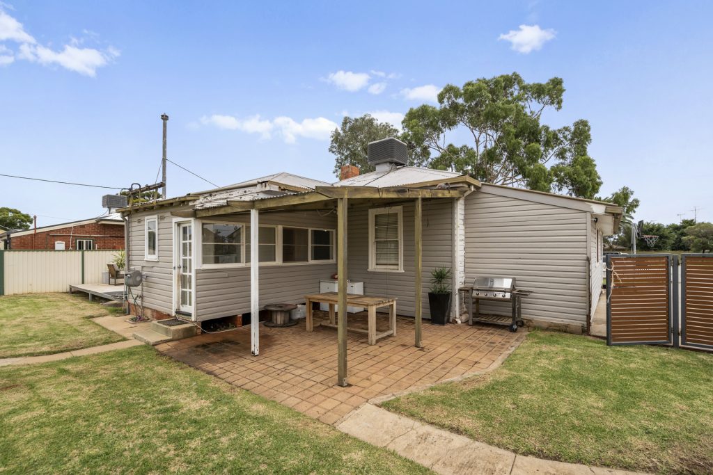 147 Palm Avenue, Leeton NSW 2705 - photo 10