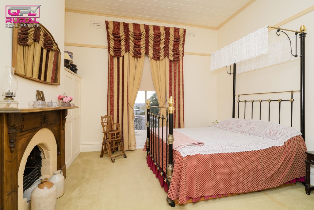 14 Redmond Street, Temora NSW 2666 - photo 12