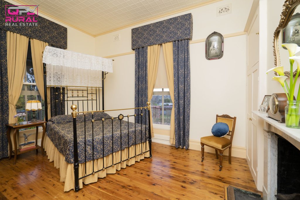 14 Redmond Street, Temora NSW 2666 - photo 13