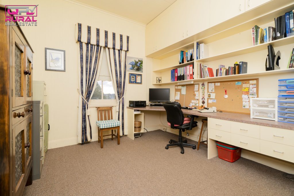 14 Redmond Street, Temora NSW 2666 - photo 16