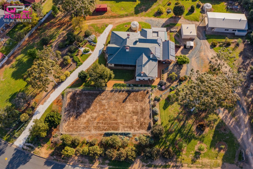 14 Redmond Street, Temora NSW 2666 - photo 21