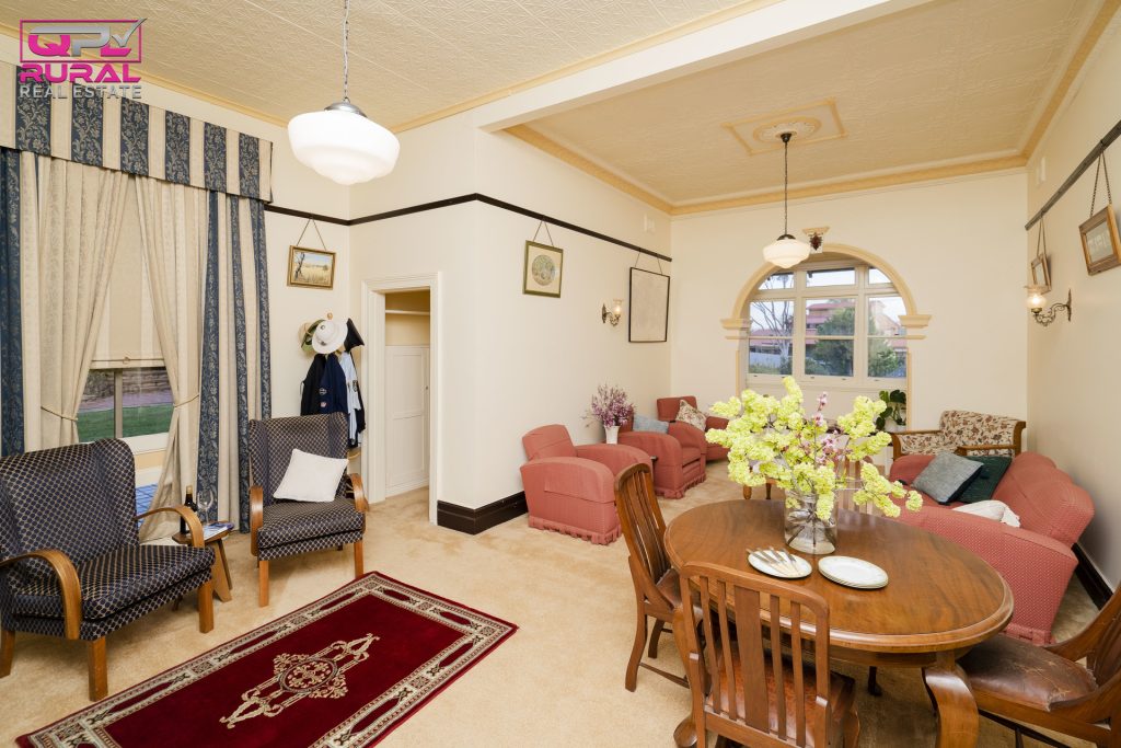 14 Redmond Street, Temora NSW 2666 - photo 8