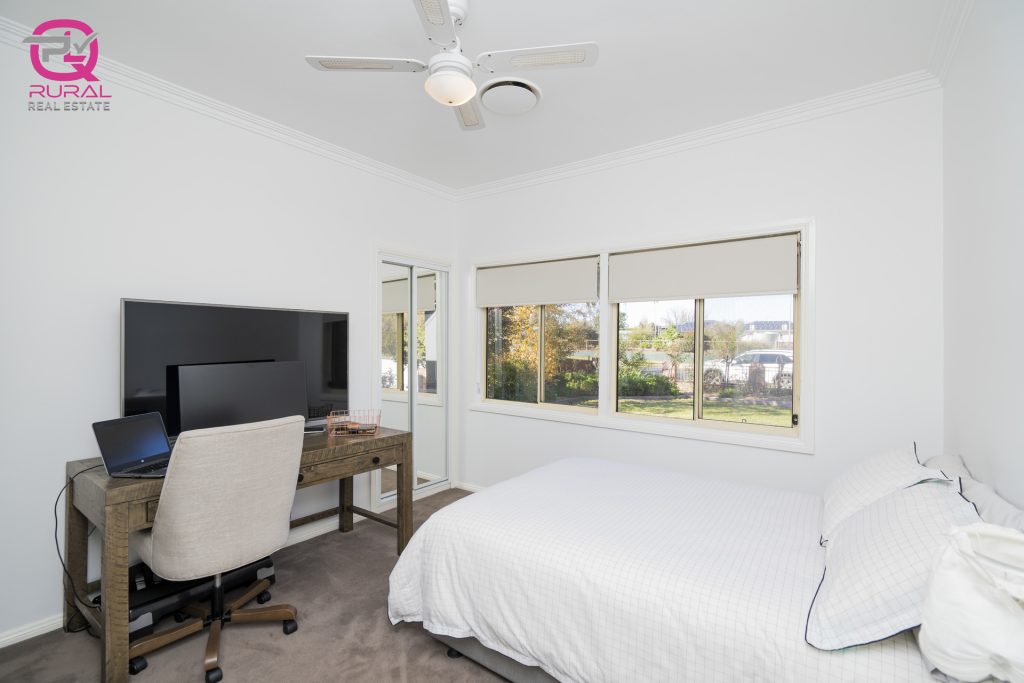 135 Anzac Street, Temora NSW 2666 - photo 13