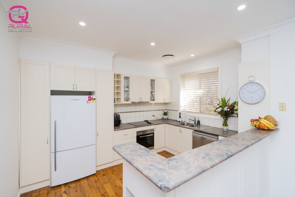 135 Anzac Street, Temora NSW 2666 - photo 5