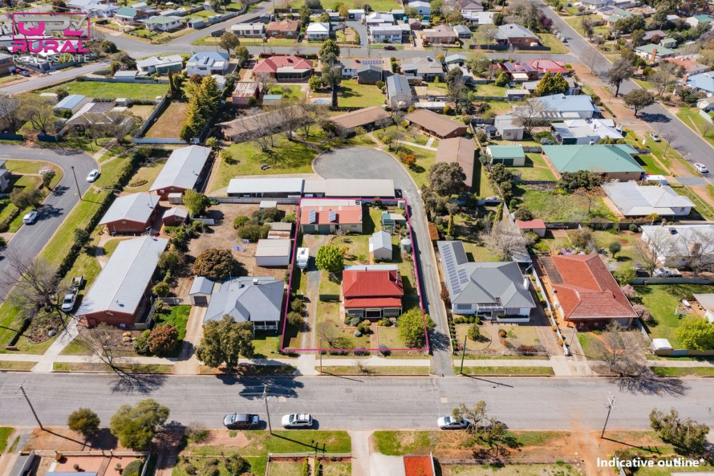 77 Haig Street, Temora NSW 2666 - photo 2