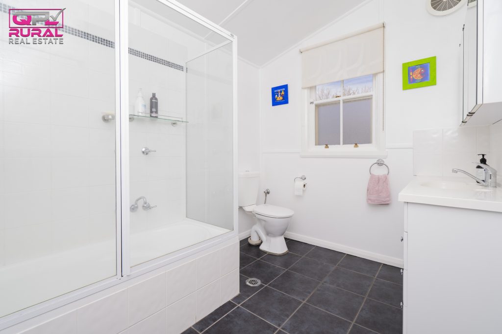 77 Haig Street, Temora NSW 2666 - photo 13
