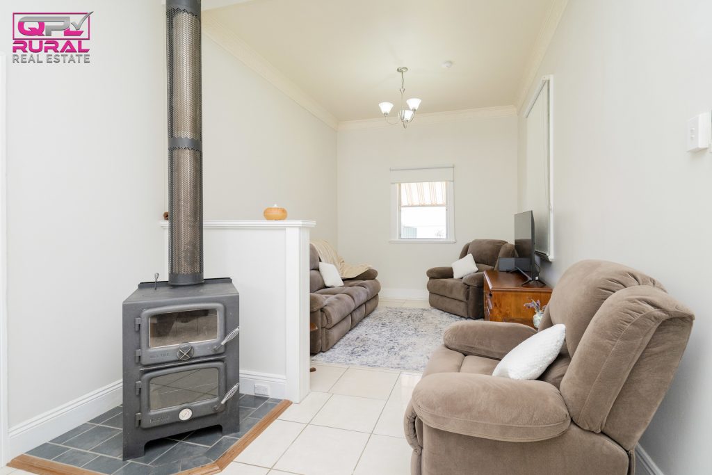 77 Haig Street, Temora NSW 2666 - photo 6