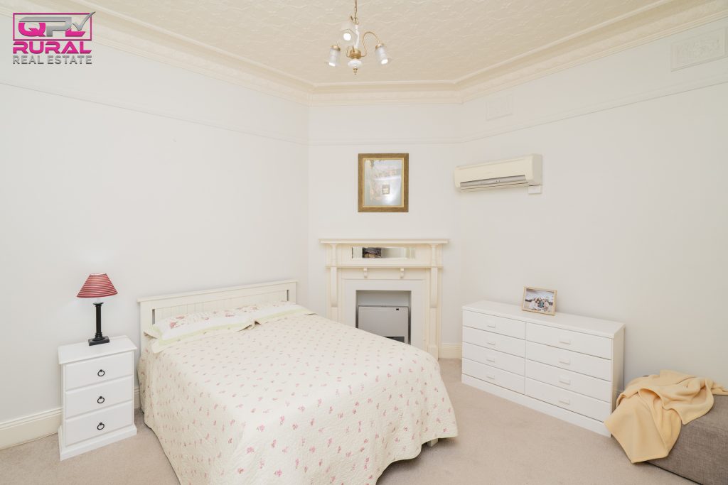 77 Haig Street, Temora NSW 2666 - photo 10