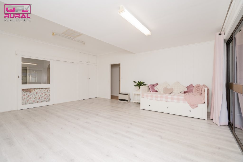 123 Polaris Street, Temora NSW 2666 - photo 11