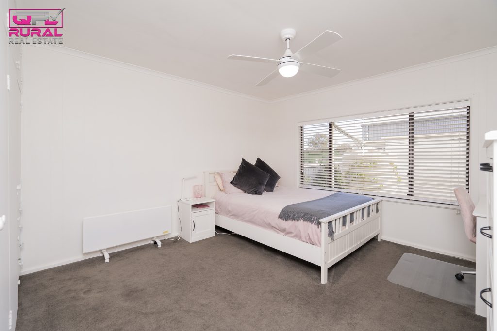 123 Polaris Street, Temora NSW 2666 - photo 12