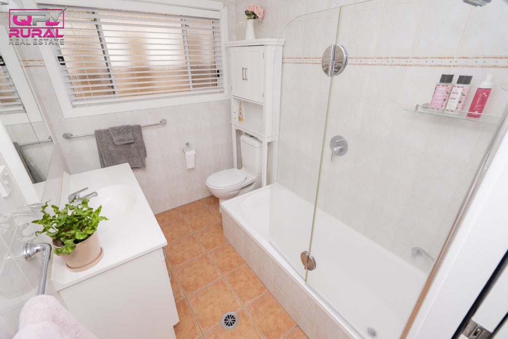123 Polaris Street, Temora NSW 2666 - photo 14