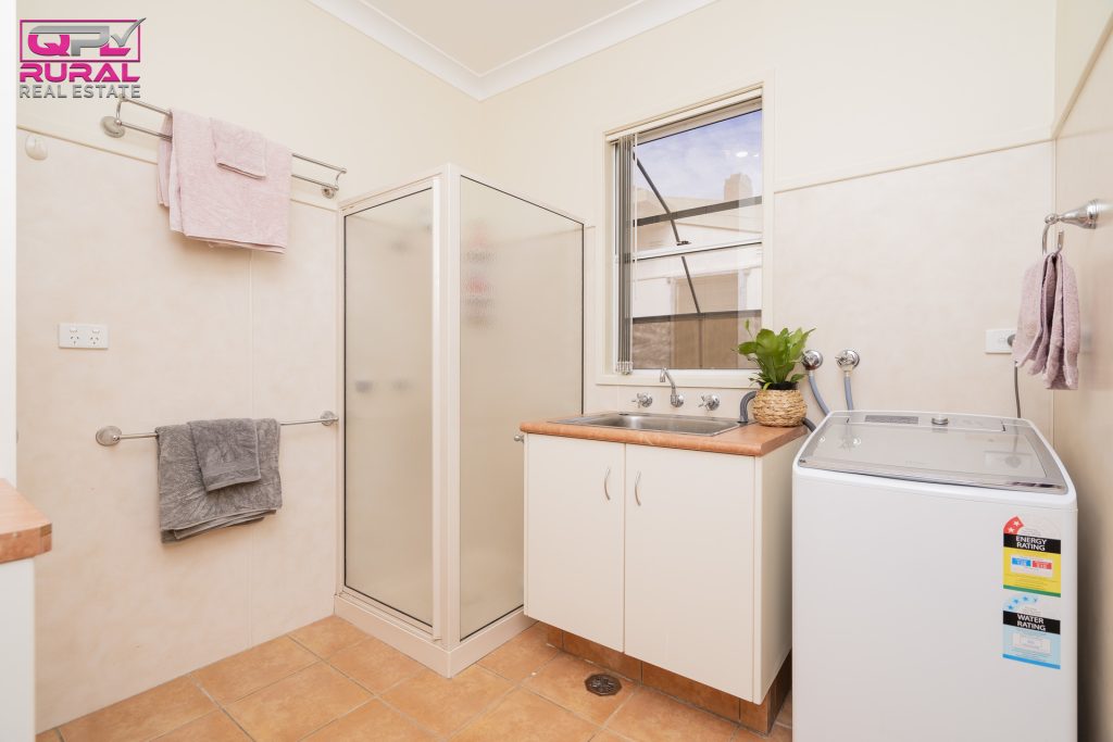 123 Polaris Street, Temora NSW 2666 - photo 17