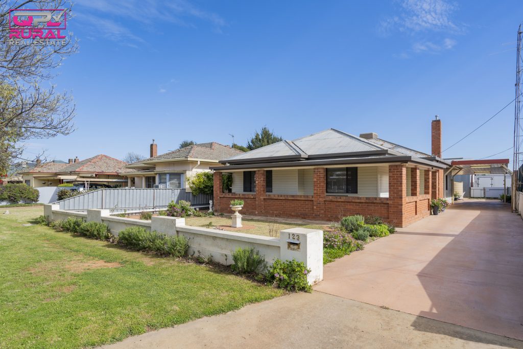 123 Polaris Street, Temora NSW 2666 - photo 3
