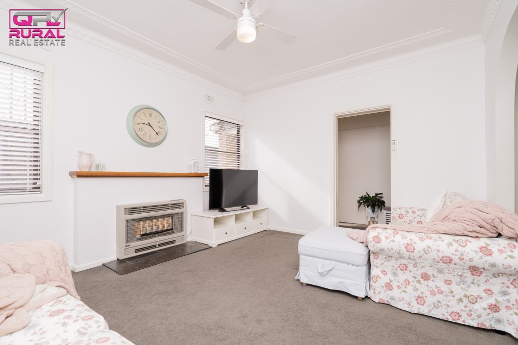 123 Polaris Street, Temora NSW 2666 - photo 5