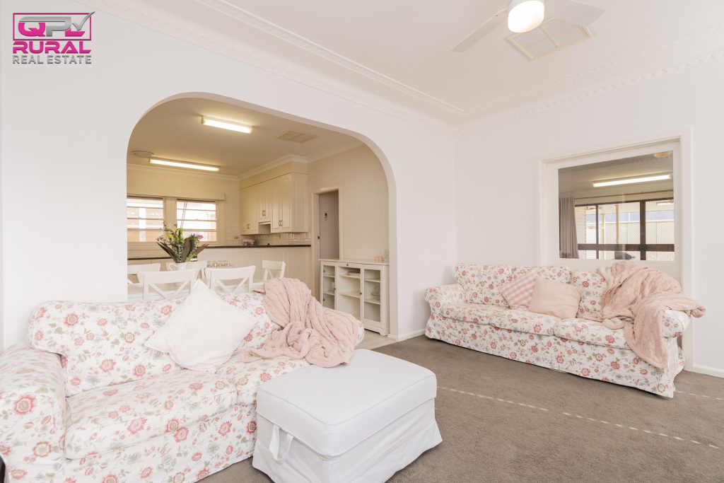 123 Polaris Street, Temora NSW 2666 - photo 6