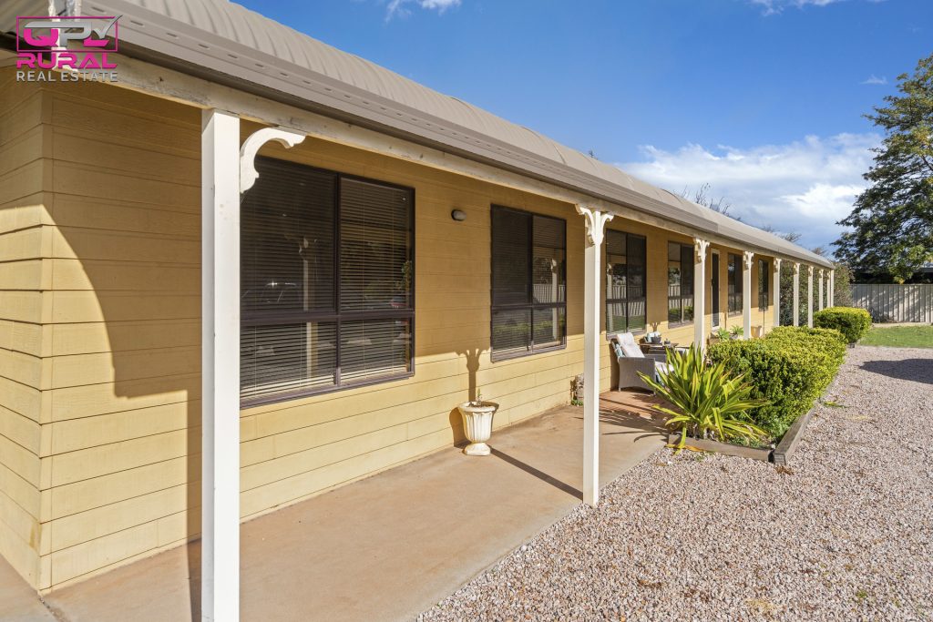 5 Argyle Street, Leeton NSW 2705 - photo 3