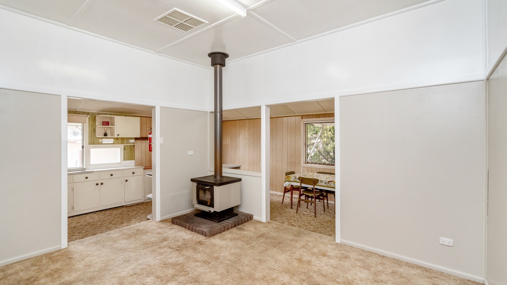 2 Athel Crescent, Leeton NSW 2705 - photo 3
