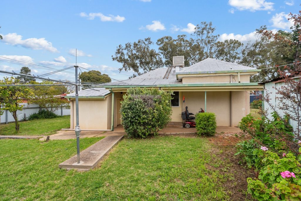 2 Athel Crescent, Leeton NSW 2705 - photo 9