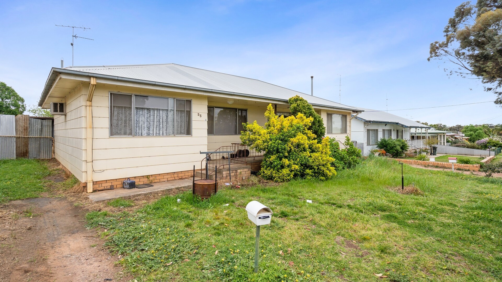 35 Dalgetty Street, Narrandera NSW 2700 - photo 2