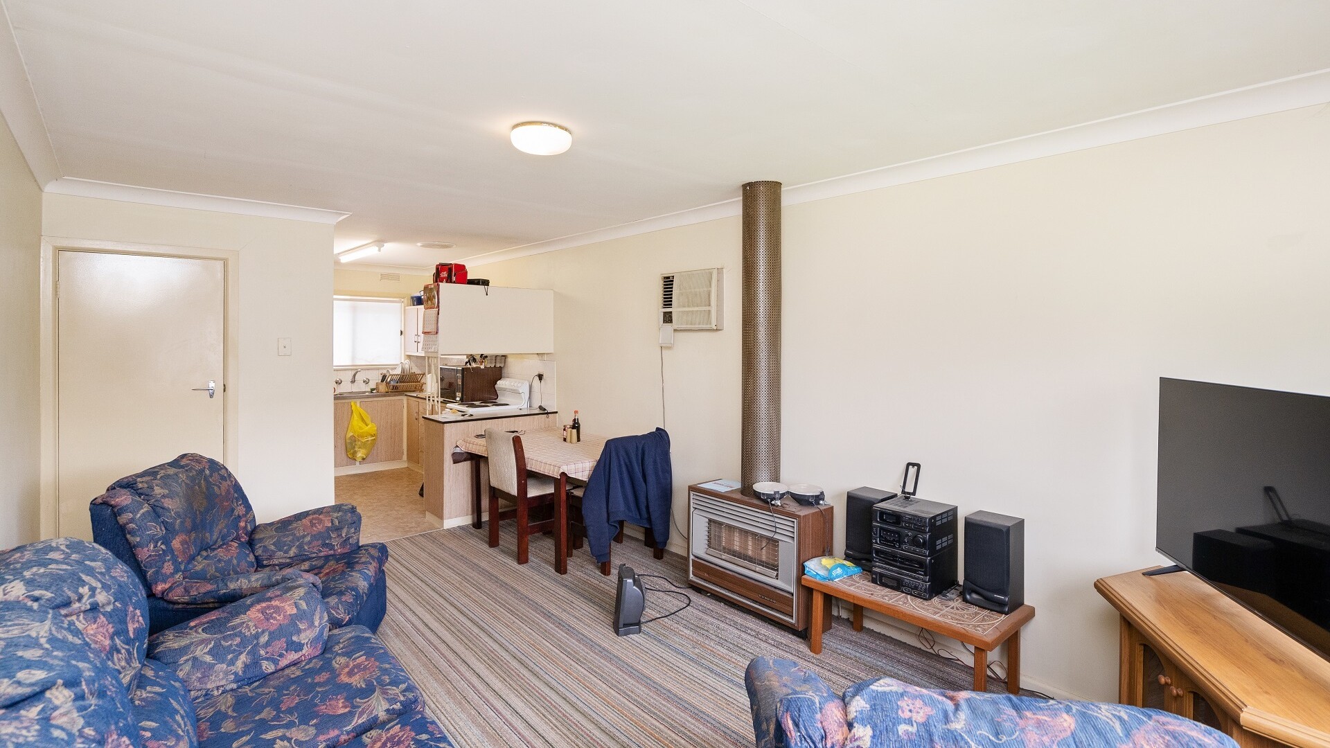 35 Dalgetty Street, Narrandera NSW 2700 - photo 12