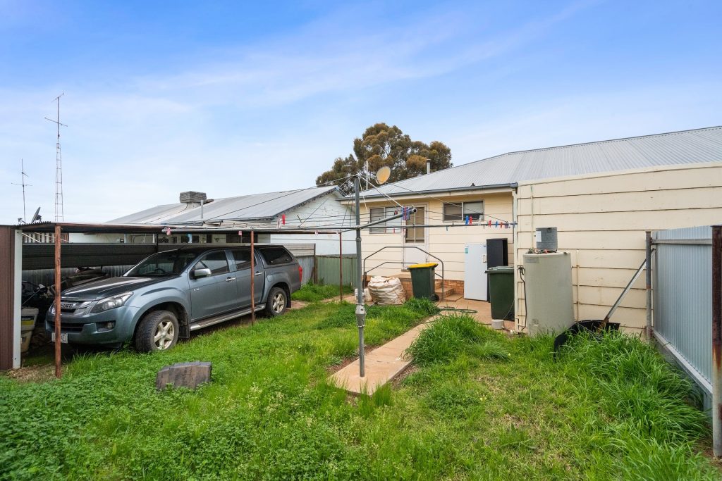 35 Dalgetty Street, Narrandera NSW 2700 - photo 10