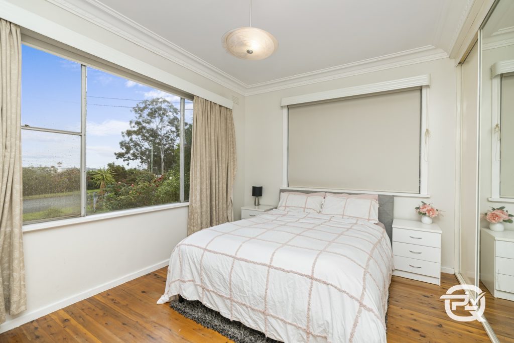 31 Redmond Street, Temora NSW 2666 - photo 2