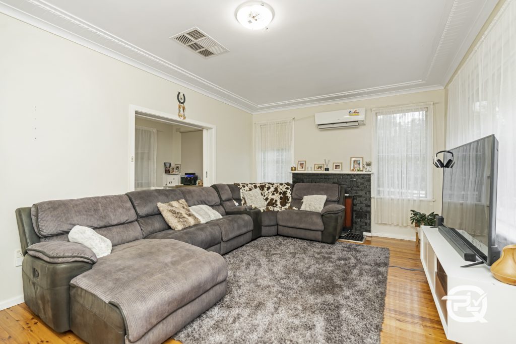 31 Redmond Street, Temora NSW 2666 - photo 6