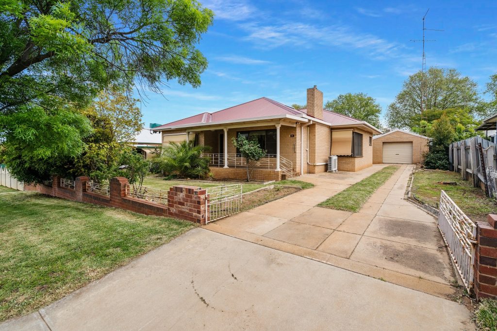 24 May Street, Narrandera NSW 2700 - McGrath Riverina